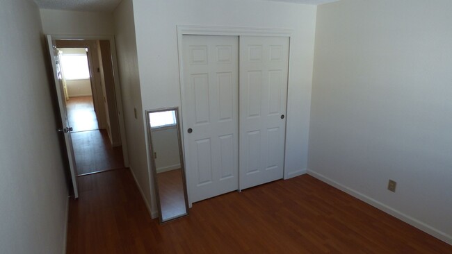 Building Photo - $0 DEPOSIT OPTION. TOWNHOME, 2 BED, UPDATE...