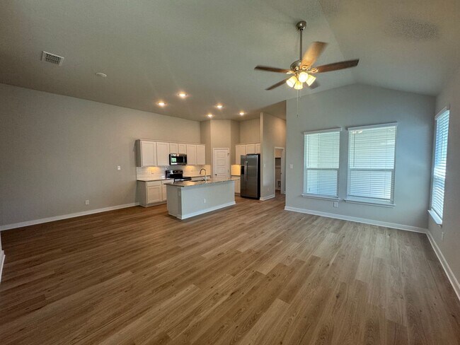 Building Photo - 784 Staglin St