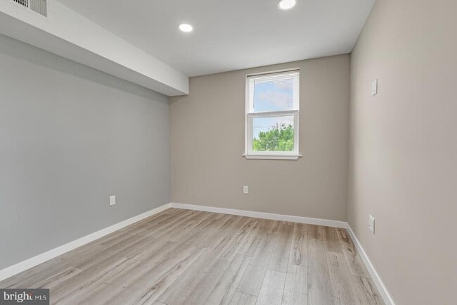 Building Photo - 435 W Susquehanna Ave