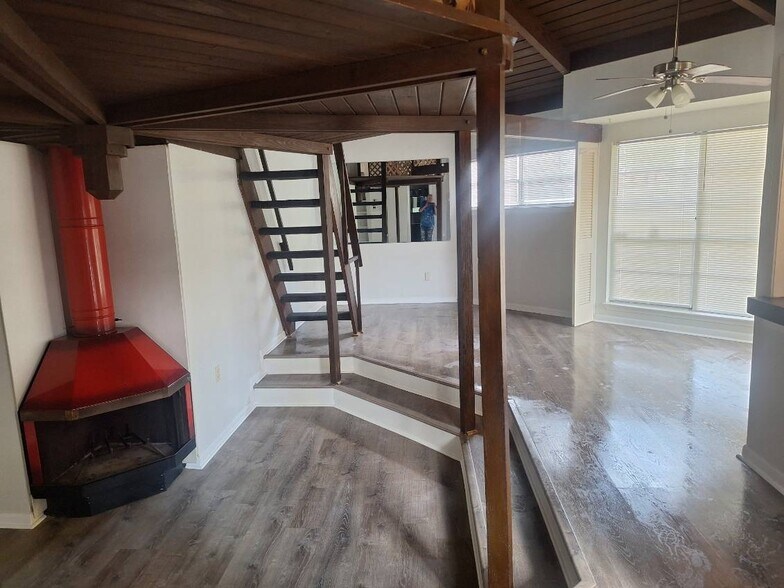 Apt A - 1325 Lake Ave
