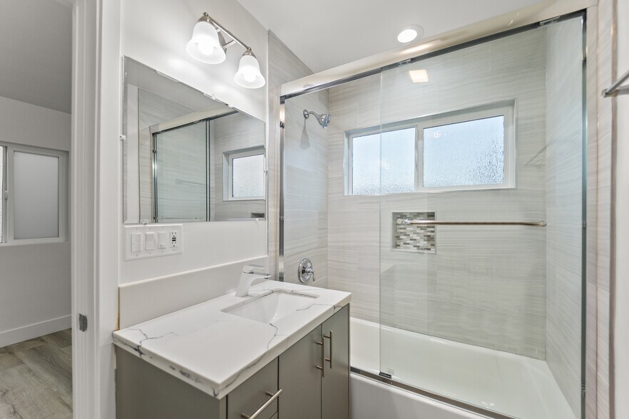 Building Photo - 1327 23rd St