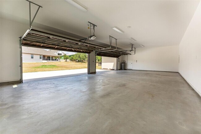 Building Photo - 704 Prairie Clover Dr
