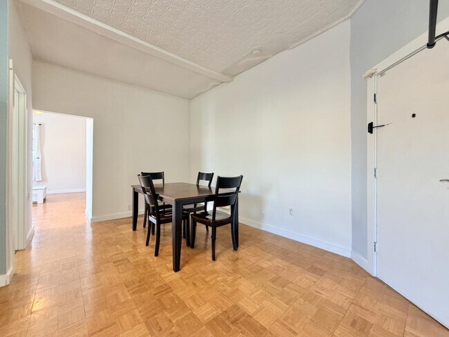 Building Photo - 514 Monastery Pl