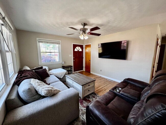 Building Photo - Charming 3 bedroom located in the heart of Chesapeake
