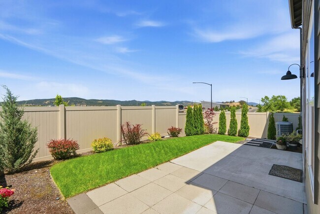 Building Photo - Beautiful Liberty Lake DR Horton Home!