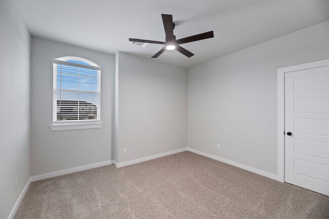Building Photo - 4264 Clovis St