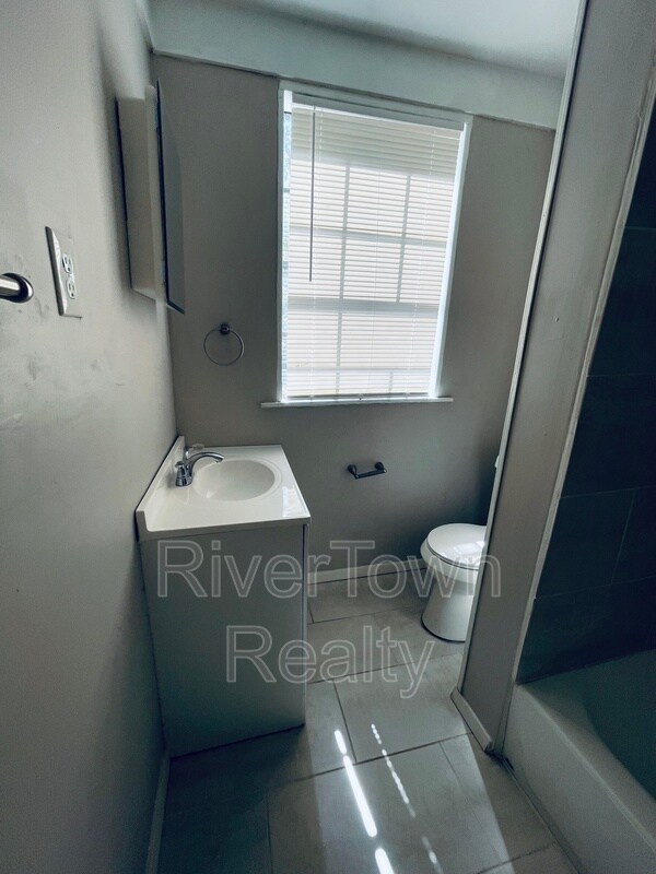 Building Photo - 3635 Carnes Ave