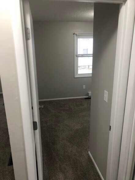 Bedroom 2 Pic 1 - 580 Maple St