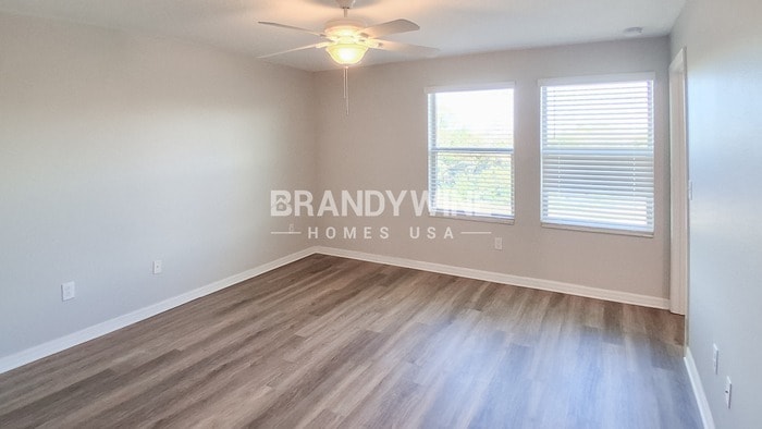 Building Photo - 5719 Mercado Dr