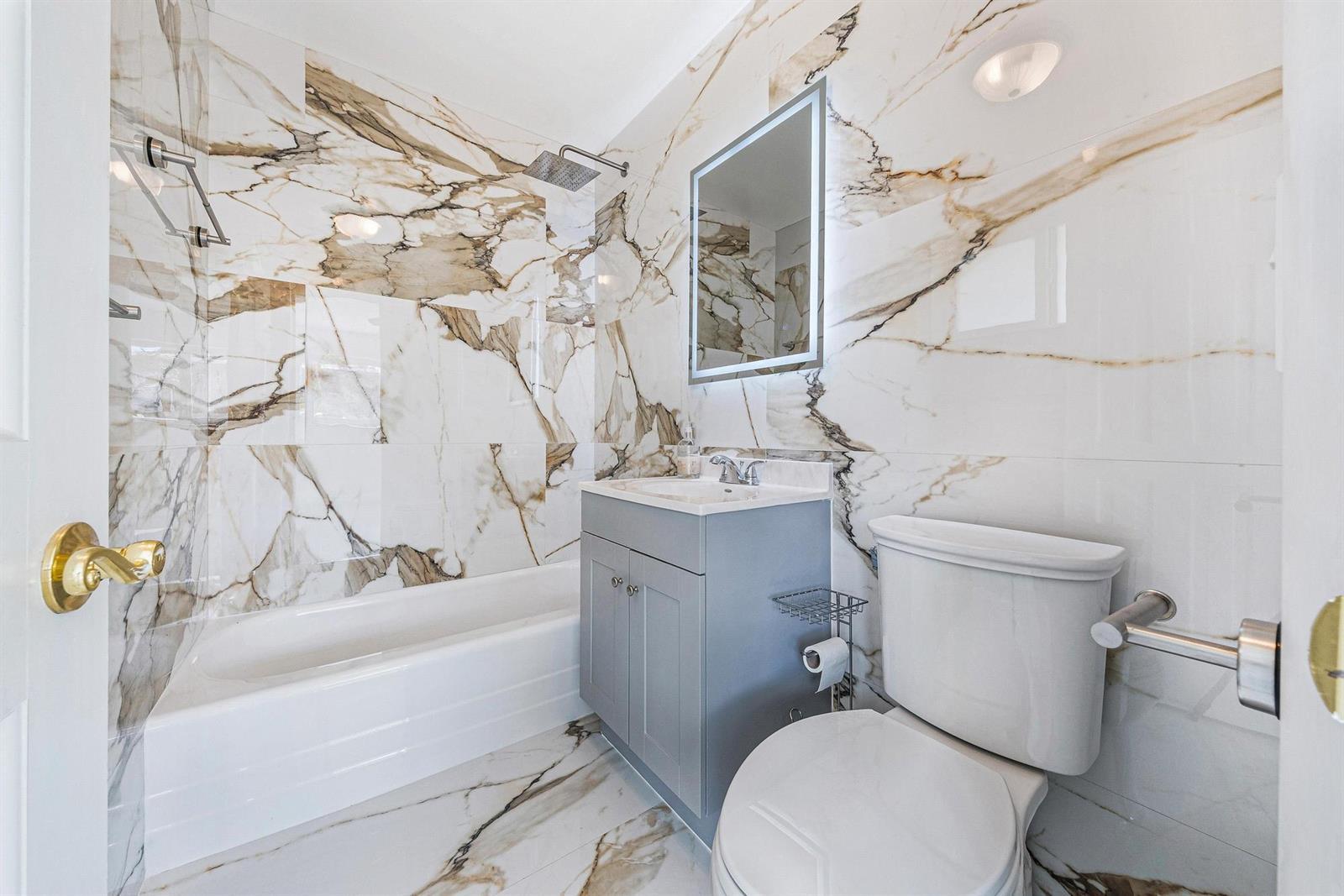 Building Photo - 2611 NE 16th St