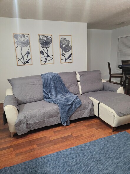 Building Photo - Room in Townhome on Waverly Hills Dr