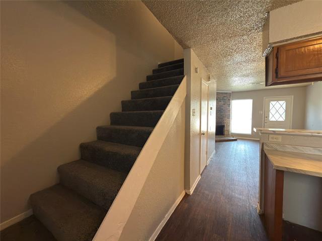 Building Photo - 2250 Aspen Dr
