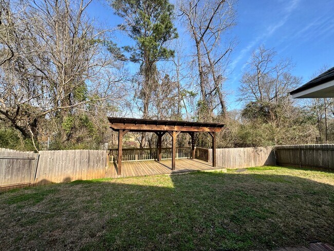 Building Photo - Community pool.. Close to Barksdale Air Fo...