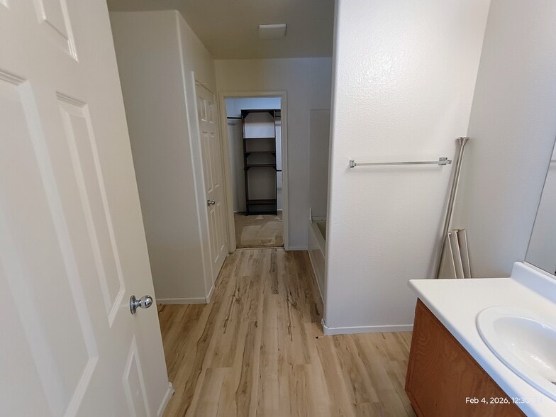 Building Photo - 674 Iron Bridge St