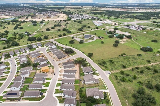 Building Photo - 1104 Scenic Oaks Dr