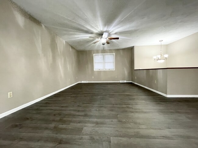 Building Photo - 3149 Glenwood Dr