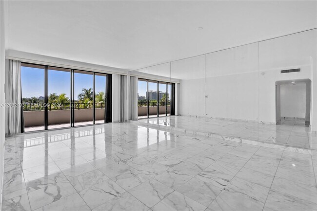 Building Photo - 151 Crandon Blvd
