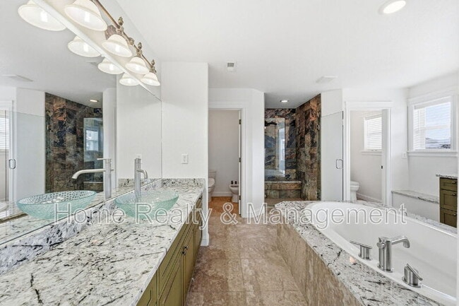 Building Photo - 14325 N Santa Fe St