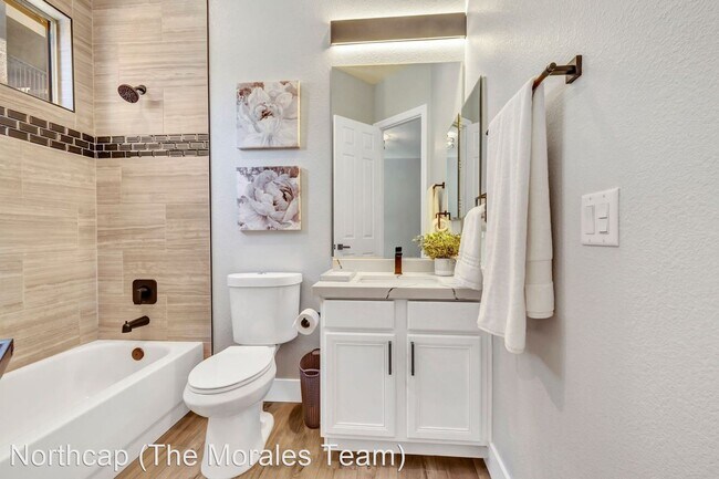 Building Photo - 6 br, 4.5 bath House - 8038 Dark Hollow Place