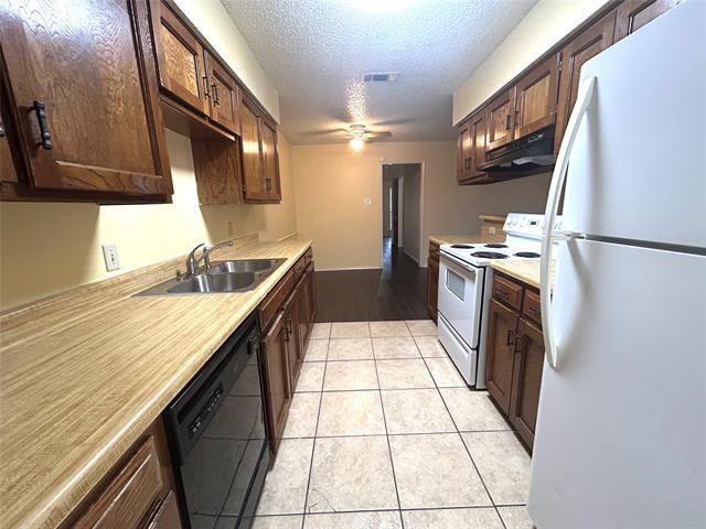 Building Photo - 2303 Lido Ln