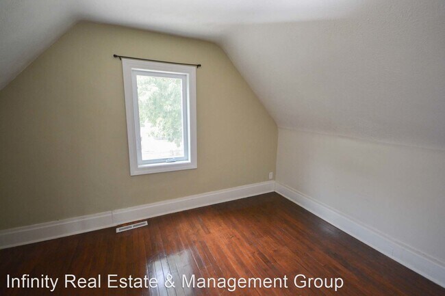 Building Photo - 2 br, 1 bath House - 907 4th Ave NW