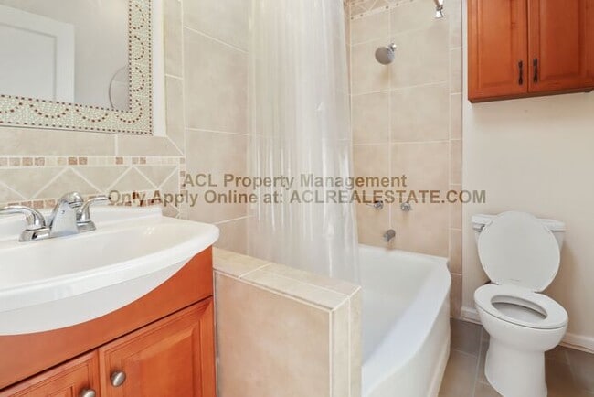 Building Photo - Spacious, quiet, one story Castro Valley Home