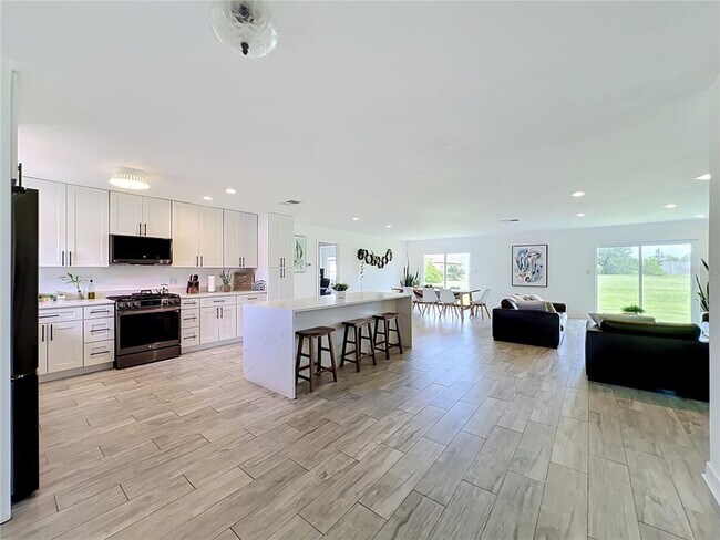 Building Photo - 5501 Memorial Dr