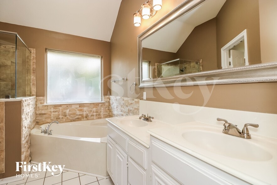 Building Photo - 9037 San Joaquin Trail