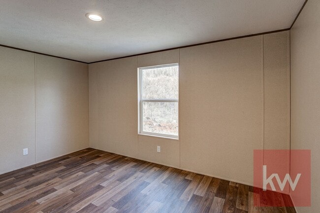 Building Photo - Chestnut St 119/Whispering Hills MHP