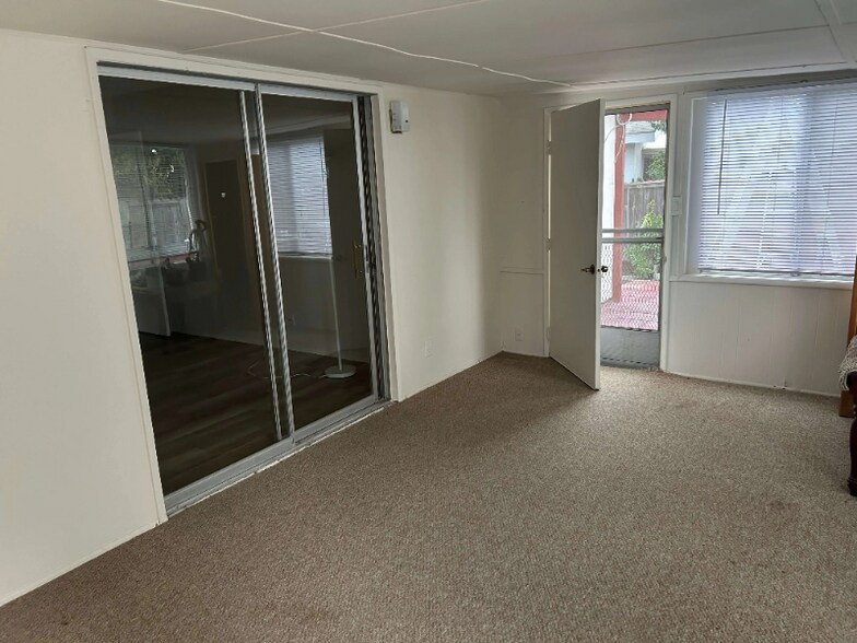 Building Photo - 3241 Calle Osuna