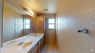 Building Photo - ALL TILE DUPLEX IN NOLANVILLE!!!!!!