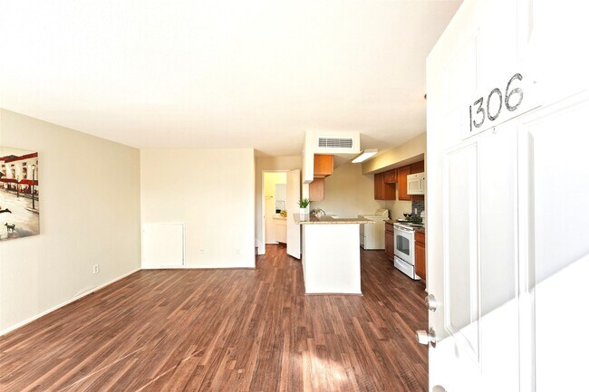 Building Photo - 6633 W Airport Blvd