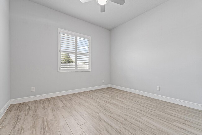 Building Photo - 2298 SE Pear Ln