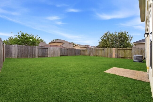 Building Photo - 14022 Crestbourne Ct