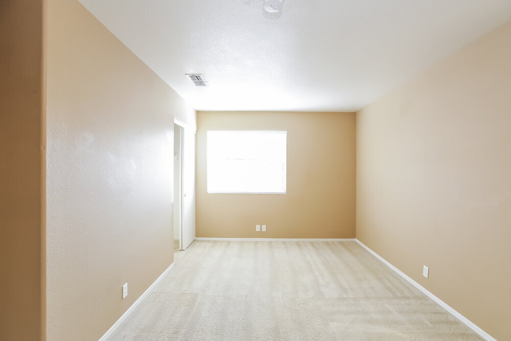 Building Photo - 2030 N 87th Dr