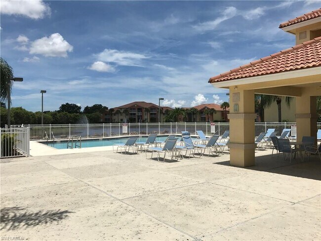 Building Photo - 6400 Aragon Way