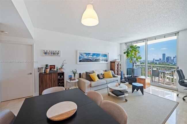 Building Photo - 2475 Brickell Ave