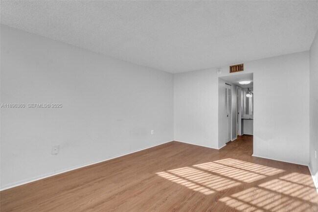 Building Photo - 13155 Ixora Ct