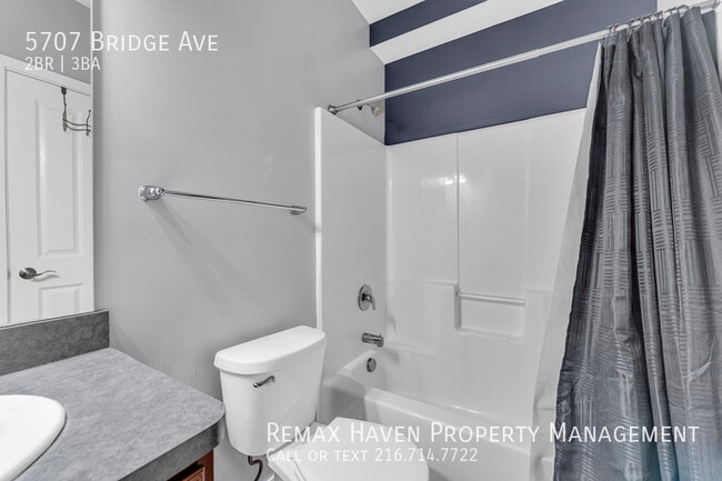 Building Photo - 5707 Bridge Ave