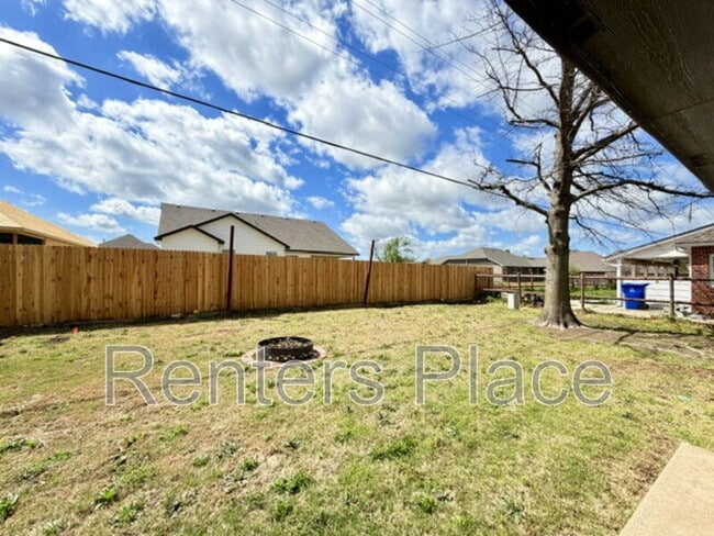 Building Photo - 3827 W Canton St