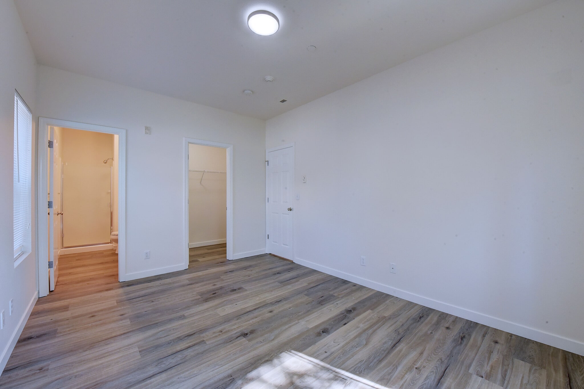 Building Photo - 1117 7th St