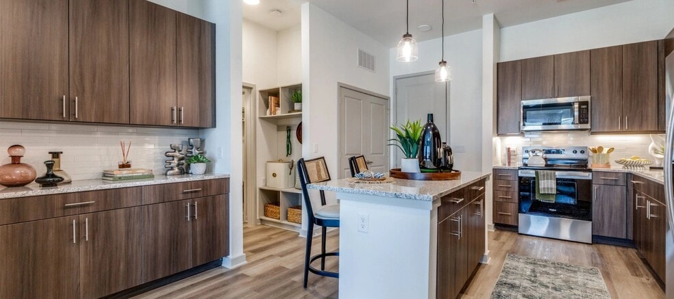 Building Photo - 8589 Stacy Rd