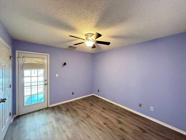 Building Photo - 671 Balfour Rd