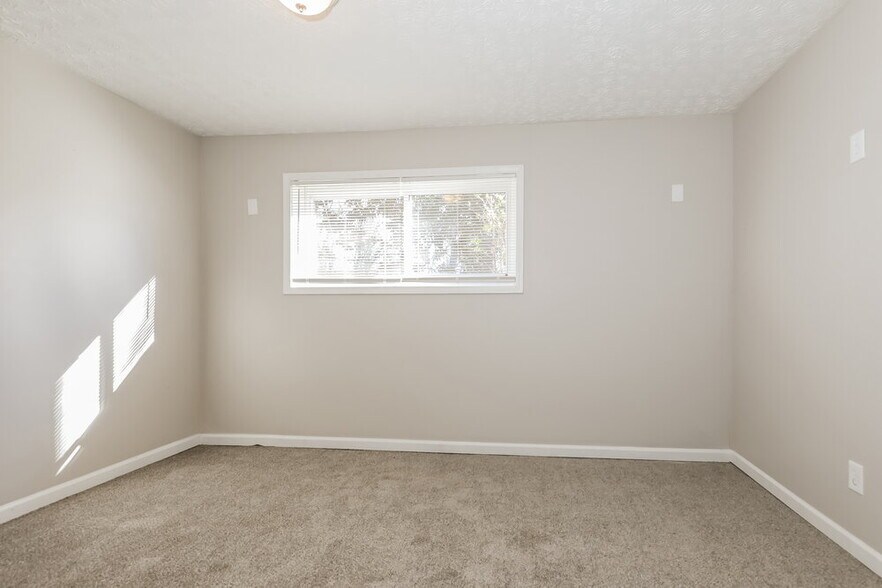 Building Photo - 5779 Deerfield Trail