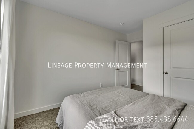 Building Photo - 3940 N Cougar Ln