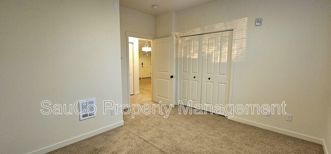 Building Photo - 8078 NE Miriam Way