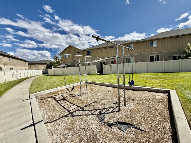 Building Photo - 6928 Village River Ln