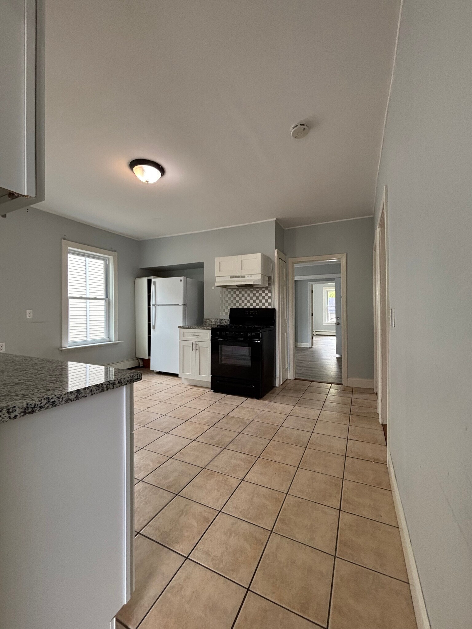 Building Photo - 33 1/2 Barclay St