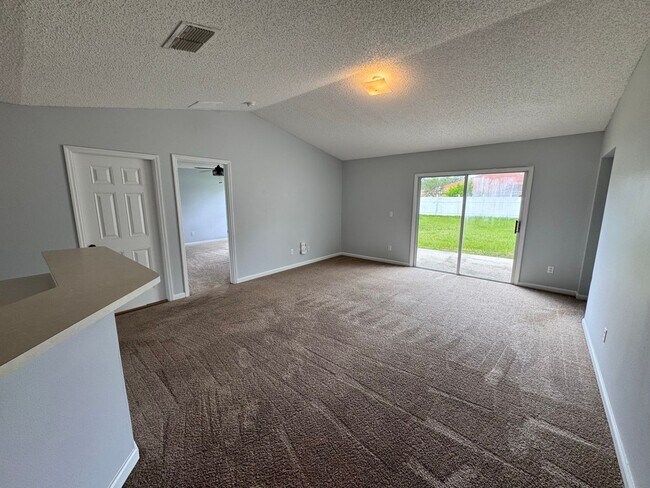 Building Photo - Nice 4/2 Home In Palm Coast