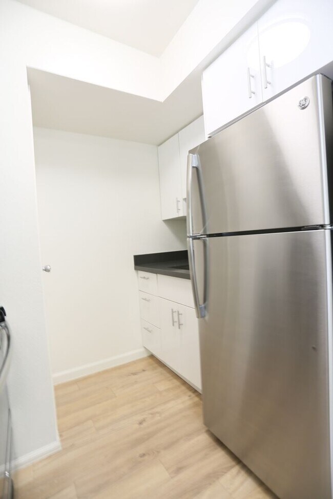 Building Photo - 301 Jayne Ave